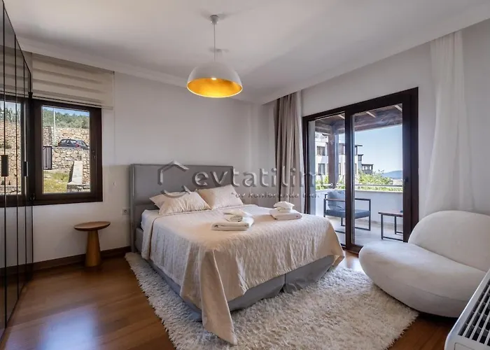 Castle By Evtatilim Villa *