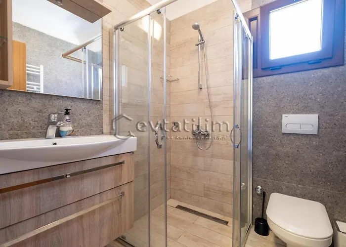 Castle By Evtatilim *