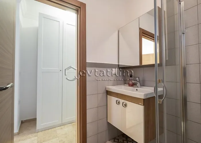 Villa Castle By Evtatilim