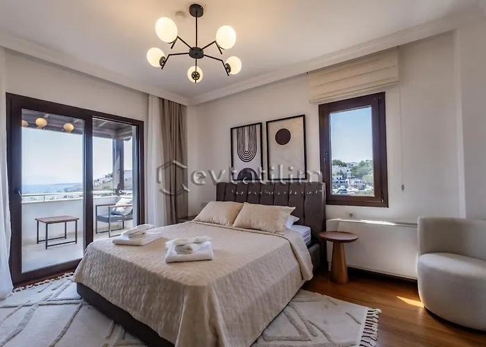 Castle By Evtatilim Villa