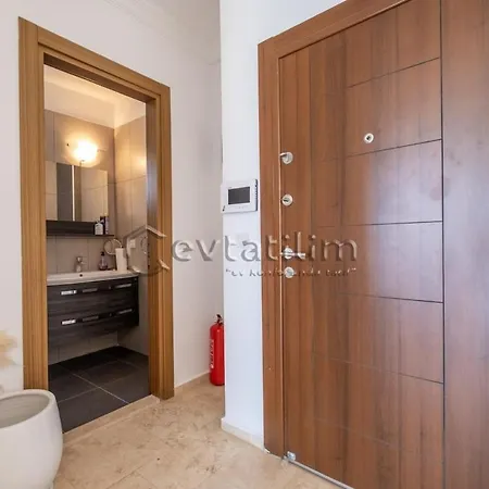 Castle By Evtatilim 博德鲁姆