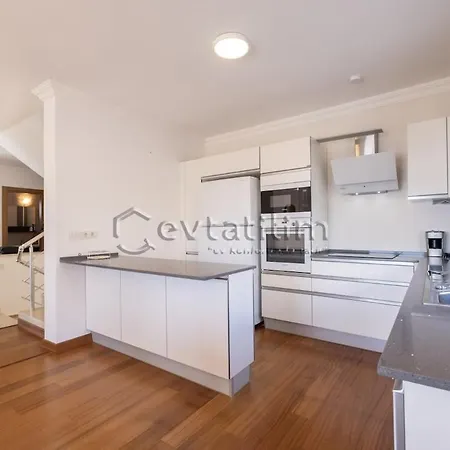 Βίλα Castle By Evtatilim