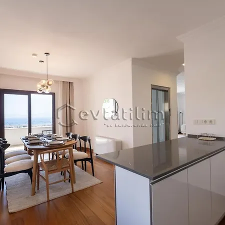 Castle By Evtatilim 博德鲁姆